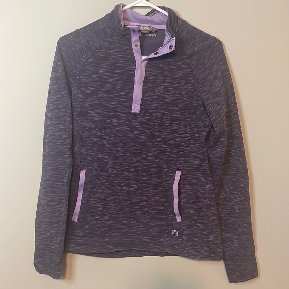 Avalanche Pull Over Sweater Size Small